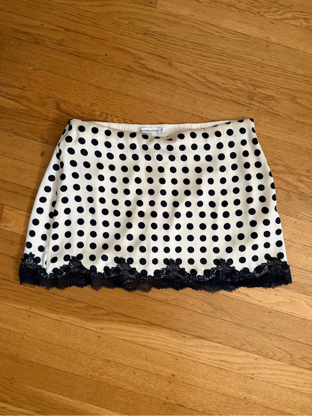 Abercrombie & Fitch Cream and Navy Mini Skort